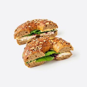2 halbe Protein Bagel mit gegrillter Hähnchenbrust (2 Stück)