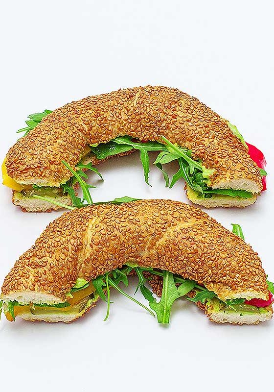 Sesamring mit Avocado